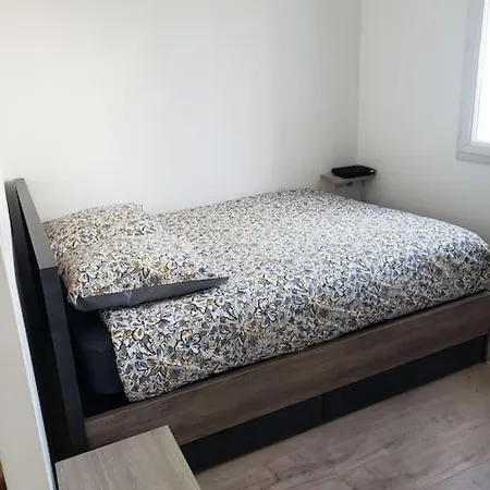 A 2 Pas Du Tram * נאנט